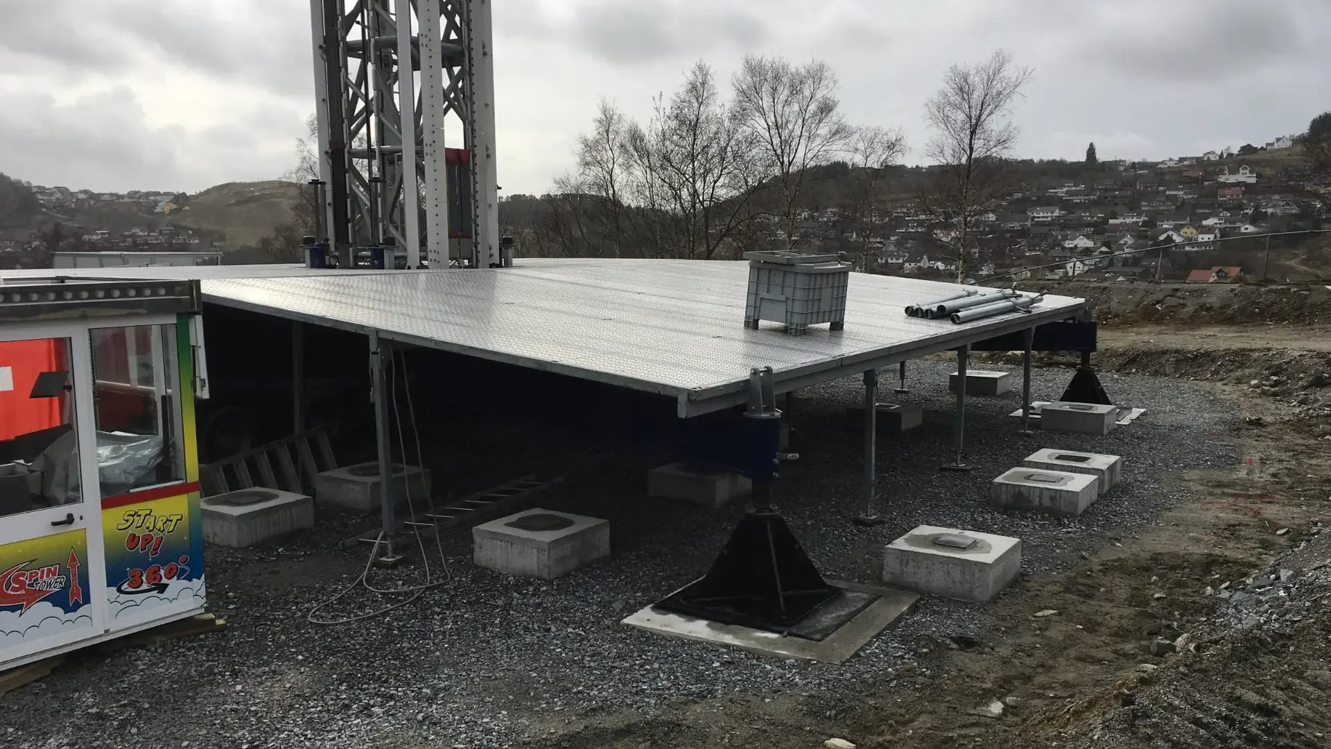 The platform resting on the footing blocks we cast.